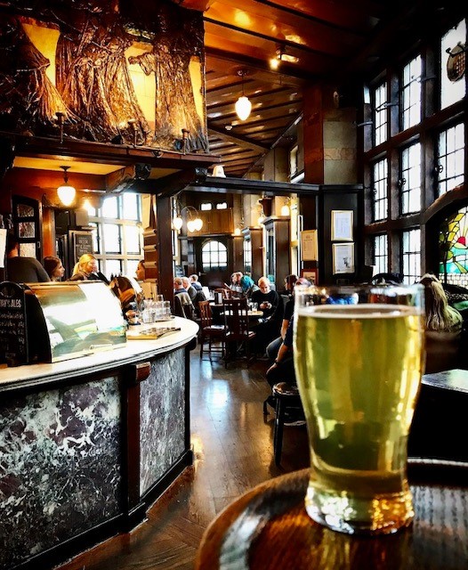 enjoy a drink at blackfriar art nouveau pub london