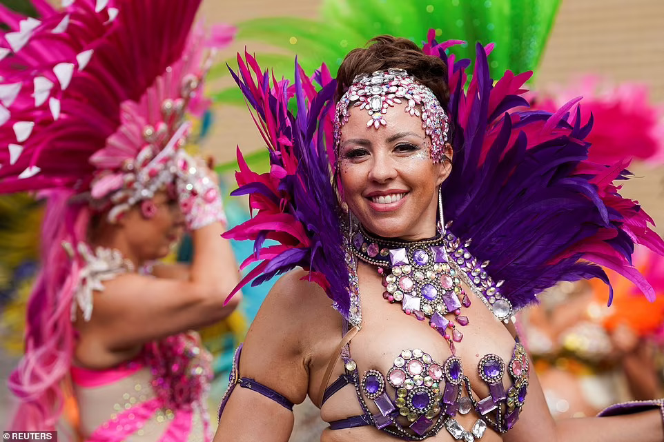Samba Dance Performers in Notting hill carnival 2022
