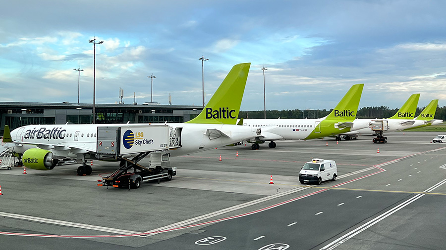 air baltic tallinn to london flight