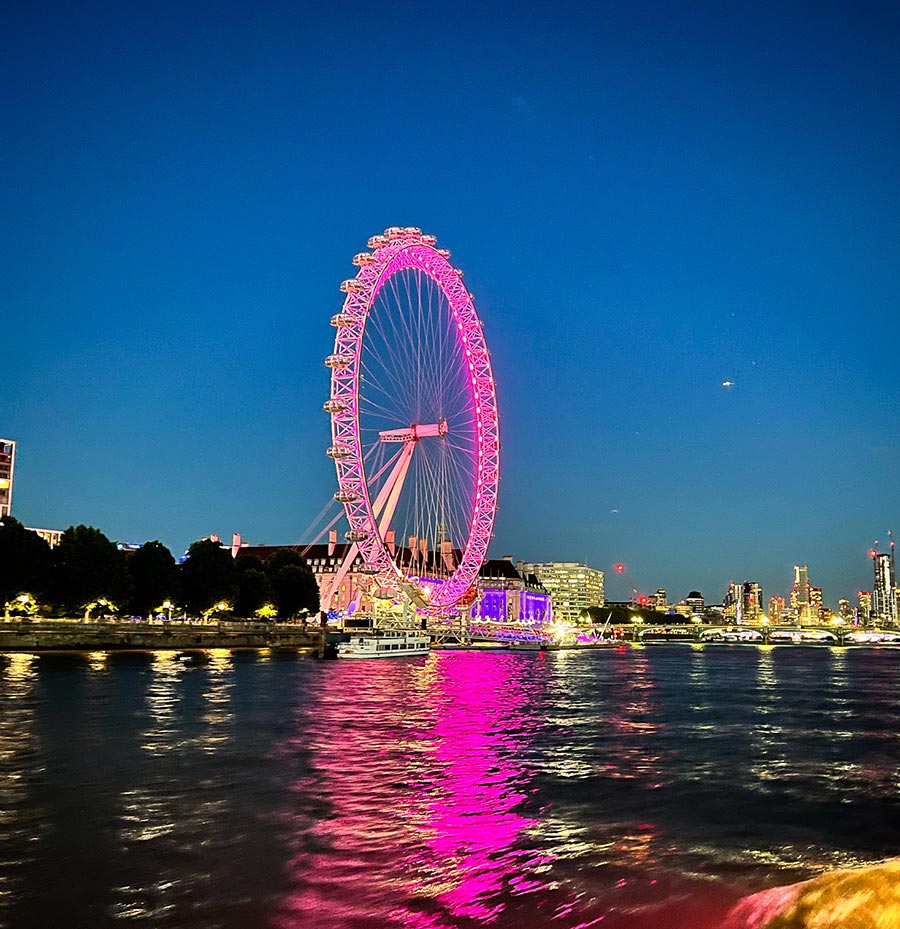 last minute London eye view from dinner cruise Thames River